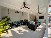 Seaside Dhigurah Hotels in Vakarufalhi