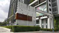 Skyview Univ360 Place Facing Mines Lake Hotels in Seri Kembangan
