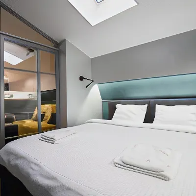 16/8 Guest House