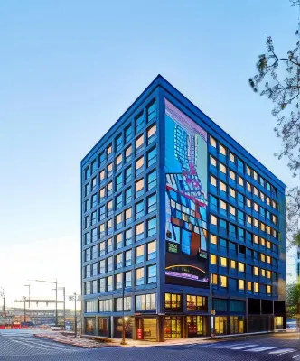 Citizenm Seattle Pioneer Square Hotels near Seattle Skyline View