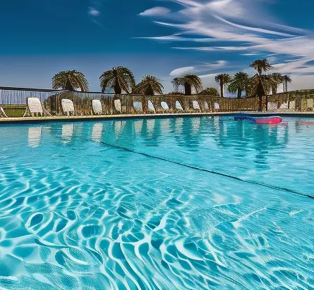Days Inn & Suites by Wyndham Jekyll Island