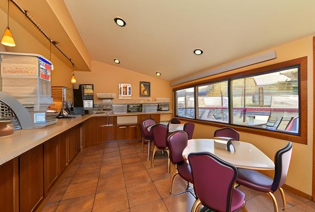 Super 8 by Wyndham Deadwood/Black Hills Area photo 3