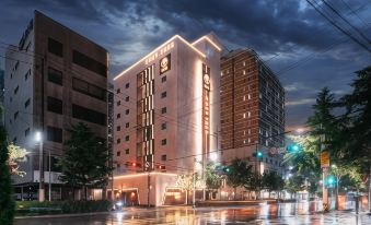 CozyTree Hotel