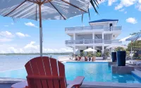 Casa Almarenzo Bed & Breakfast Hotel di Bolinao