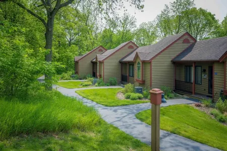 Near golf courses and amenities!