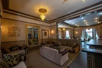 The Carlton Hotel