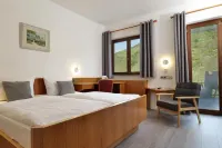 Hotel-Garni-Kachelburg Hotels in Ochtendung