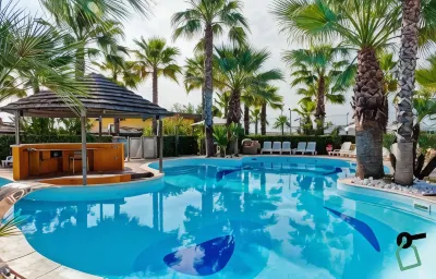 Hotiday Room Collection - Giulianova Các khách sạn gần Porto di Giulianova