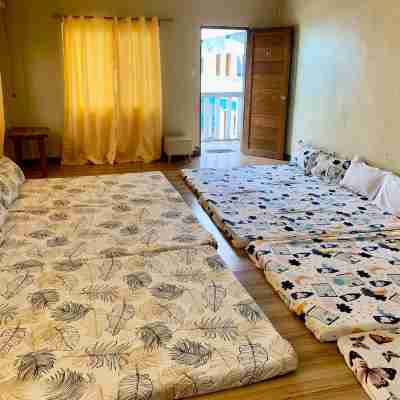 Hana Natsu Resorts Beach & Hotel Rooms