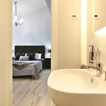 Lucca in Chic - No Ztl - Free Parking - Old City at 10Min by Walk