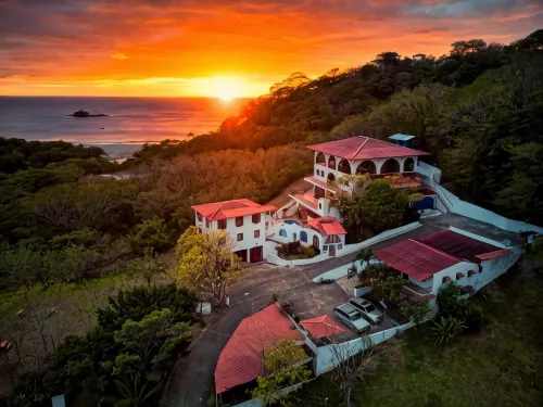 Beachside Stay at Villa ViYarte - Wi-Fi