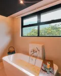 The Funny Lion - El Nido - Romantic