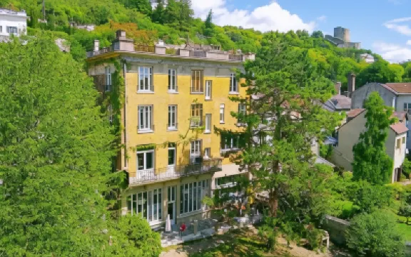 Green Home Vexin Hotels in 