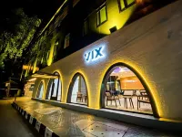Vix Bangkok @ Victory Monument Hotels near Centre One