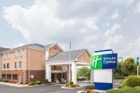 Holiday Inn Express 溫斯頓 - 塞勒姆 Salem God's Acre Cemetery附近的飯店