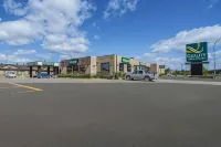 Quality Inn & Suites Hotels in High Level