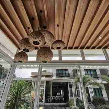 Field-D House Hotel Exterior