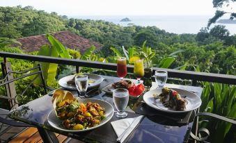 Si Como No Resort & Wildlife Refuge