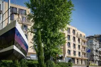 Panorama Hotel - Free EV Charging Station