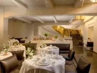 Hotel Royal Bissolati Hotels near San Silvestro in Capite