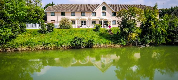 N'Atura Hôtel Hoteles en Landas