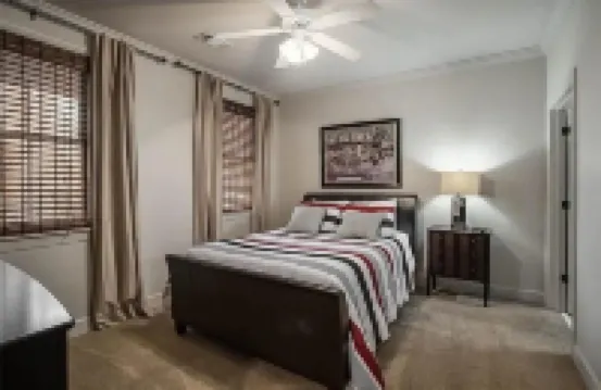 Game Day Condo right on the strip. Walking distance to Bryant Denny Stadium!