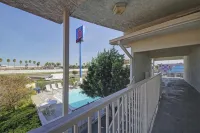 Motel 6 Laredo, TX - South