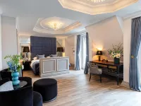 Excelsior Hotel Ernst am Dom Hotels near Poststrasse Underground Station
