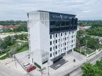 SR Grand Hotel Hotels near Tha Sala