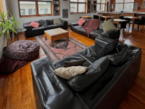 ออนท็อป อพาร์ทเม้นท์ & โฮสเทลแบ็คแพ็คเกอร์ โรงแรมในดันเนดิน