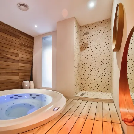 Hotel Touring Wellness & Beauty
