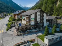 Hotel Taescherhof Hotels in Tasch