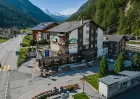 Hotel Taescherhof Hotels in Tasch