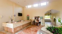 Beachfront 3b ground-level condo with stunning Caribbean Sea views in Playacar 1