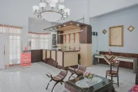 RedDoorz Syariah Near Rsud Kolonel Abundjani Bangko
