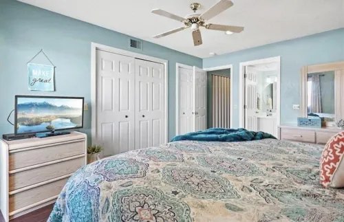 Beautiful Lakefront Condo! GREAT LOCATION accommodating up to 8 guests!