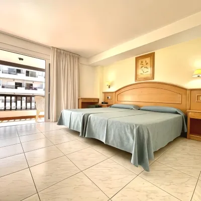 Apartamentos Park Plaza Hotels near Plaza Charco