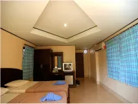 Lanta Bee Garden Bungalow