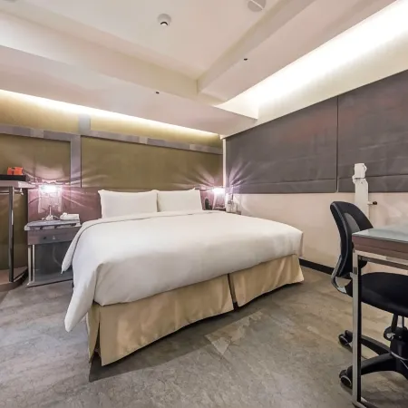 Hotel I-Journey Отели рядом с достопримечательностью «Храм Hsing Tien»