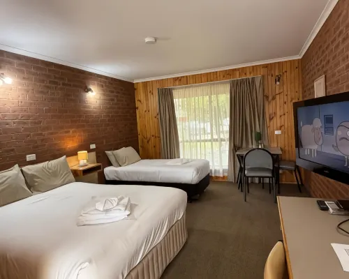 Country Roads Motor Inn Hotels in Narrandera