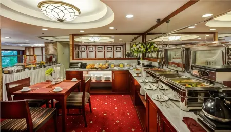 Conifer Boutique Hotel Отели рядом с достопримечательностью «Hanoi University of Pharmacy»