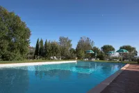 Villa Borgo San Pietro - مسبح