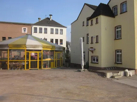 Hotel Haus Marienthal Отели в г. Райхенбах-им-Фогтланд