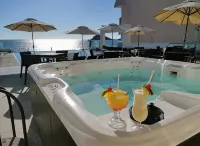Coral Island Beach View Hotel - Kylpyammeita