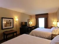 Hampton Inn & Suites by Hilton Laval Hotéis em Laval