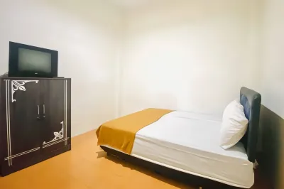 Kanca Homestay Syariah RedPartner near GOR Untung Suropati Hotel dekat Mt. Tanggung