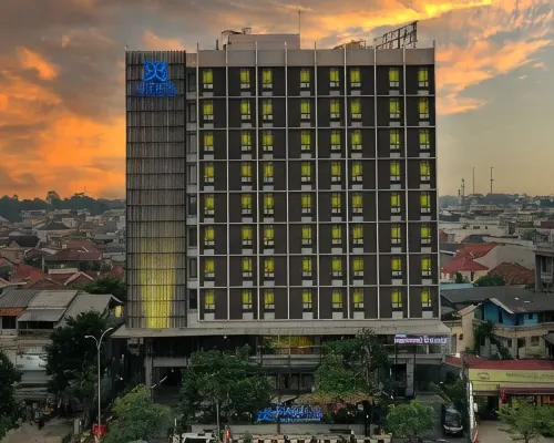 Batiqa Hotel Palembang Hotels near Pasar Cinde