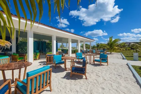 Grand Aston Cayo Paredón Отели в г. Морон