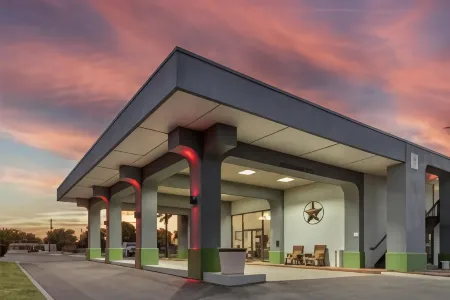 SureStay by Best Western Victoria Отели рядом с достопримечательностью «Риверсайд Стадиум»