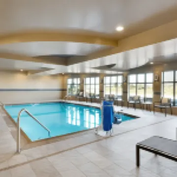 門羅歡朋套房旅館